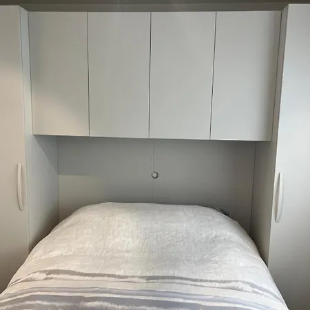 Ixoras Apartment